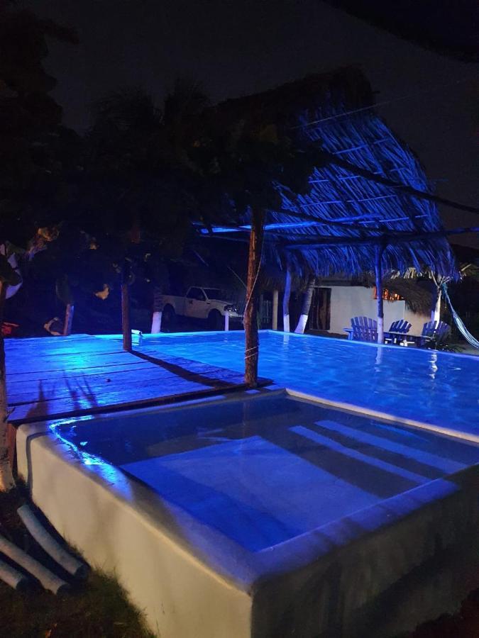 Mi Casa En La Playa Bed and Breakfast Escuintla Eksteriør billede