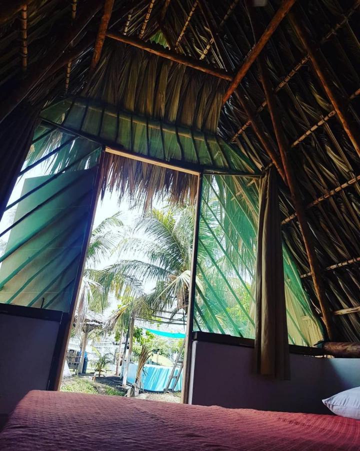 Mi Casa En La Playa Bed and Breakfast Escuintla Eksteriør billede
